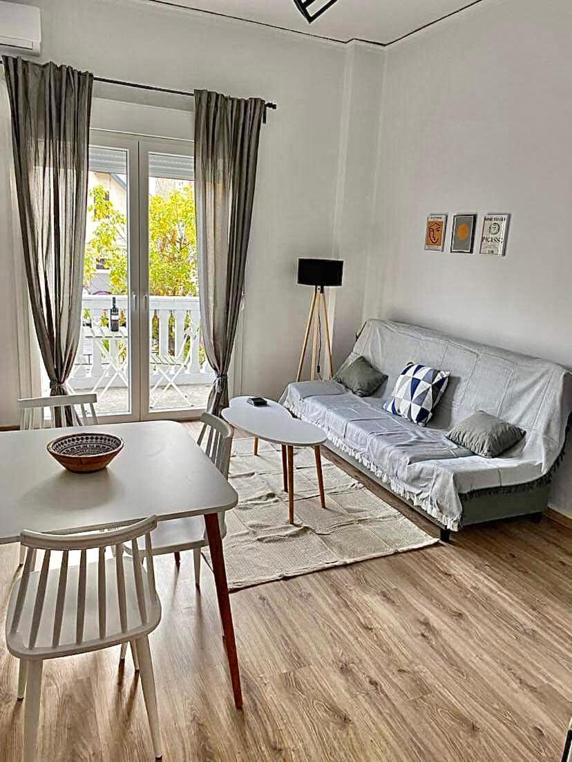 Comfortable Apartment In The City Center Atena Exterior foto